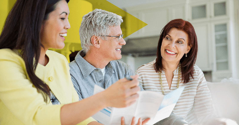 difference-arm-fixed-rate-loan Agent discussing arm and fixed rate